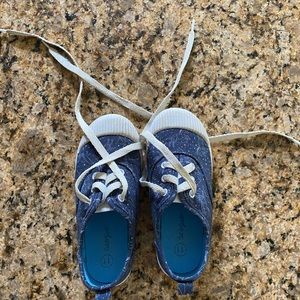 Girls lace up denim style shoes